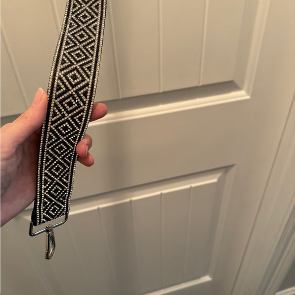 Sparkle cross body strap - Picture 11 of 12